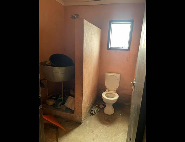 2 BEDROOM HOUSE FOR SALE IN BOTLENG EXT 4